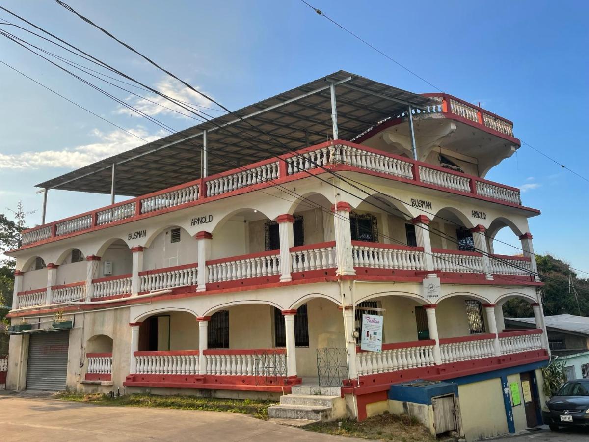 Arnold'S Guest House 圣伊格纳西奥 外观 照片